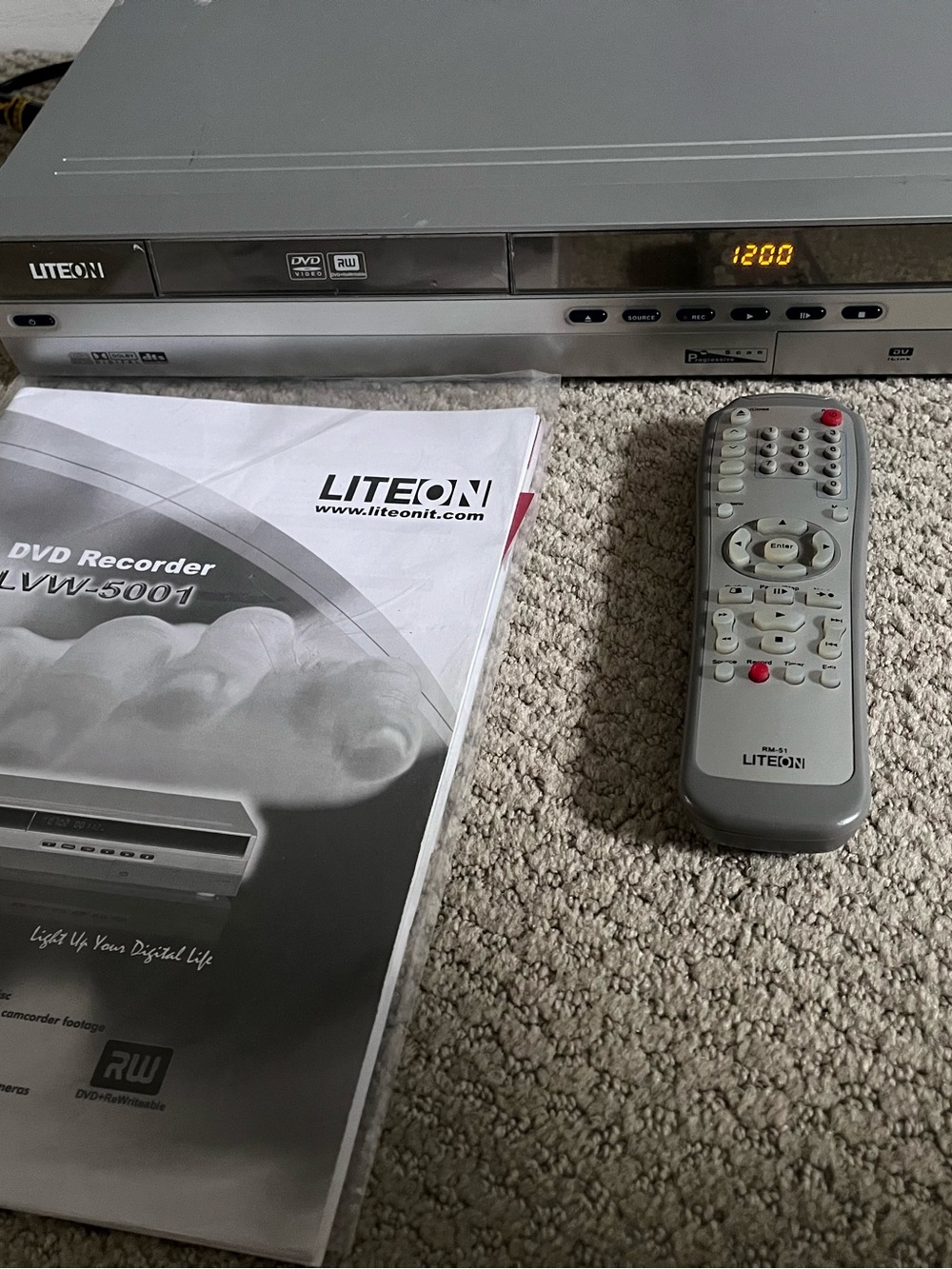 LiteOn LVW-5001  DVD Recorder W/ Remote And Manual TESTED WORKS